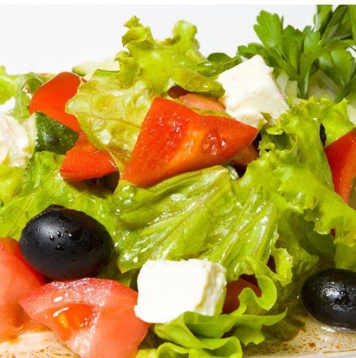 Patatas bravas
        Patatas ali oli
        Ensalada campera
        Ensalada de pulpo, gulas y piña
        Ensalada de queso brie con manzana confitada
        Calamares a la romana con salsa especial
        Sopa castellana
        Carpaccio de filete de ternera con salsa de queso
        Verduras asadas al horno con queso caramelizado
        Crema de verduras